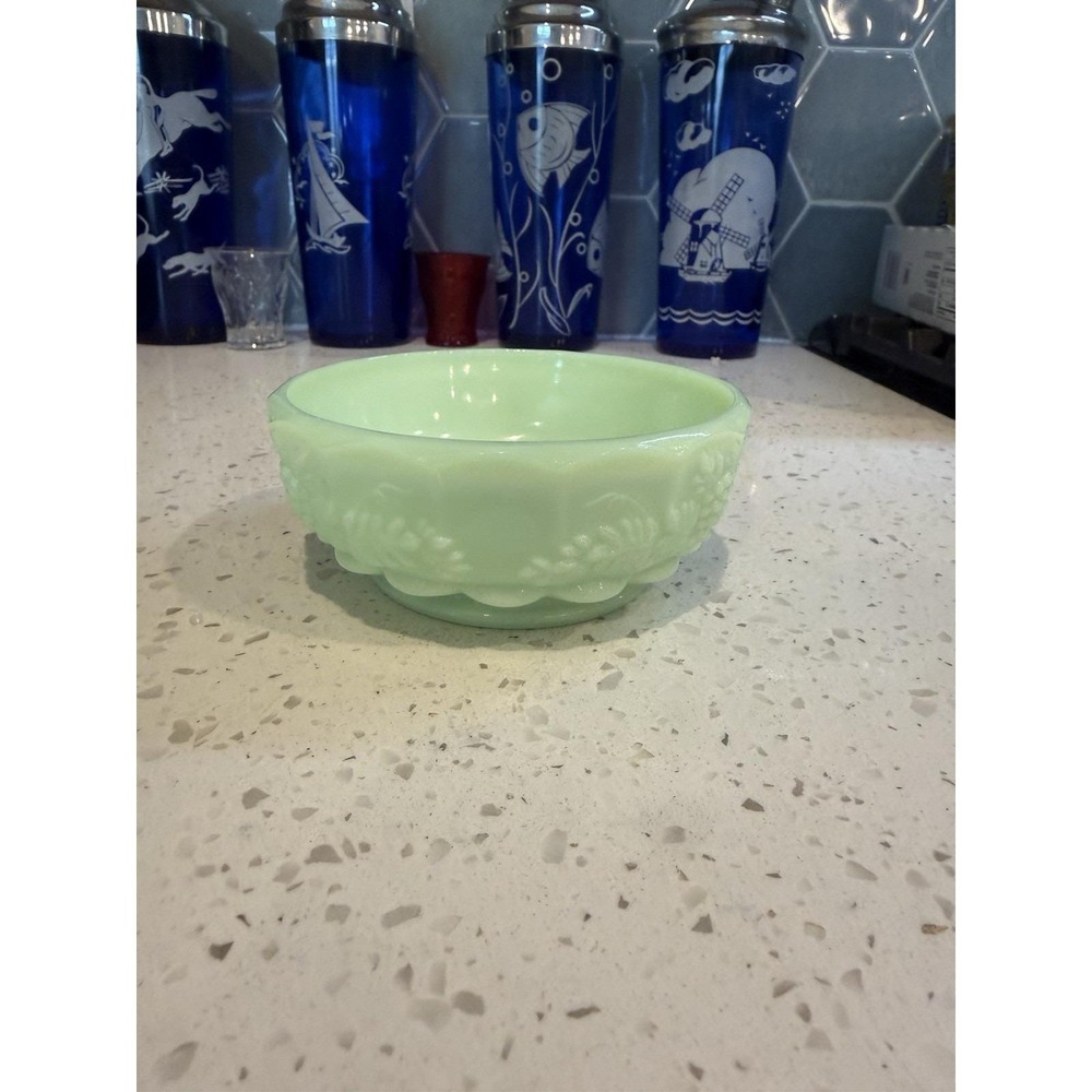 Westmoreland Paneled Grape Mint Mist Green Jadeite 4 1/2" Bowl Mid Century